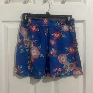 Used cute flowy beach set with no under baiting suit wear though.